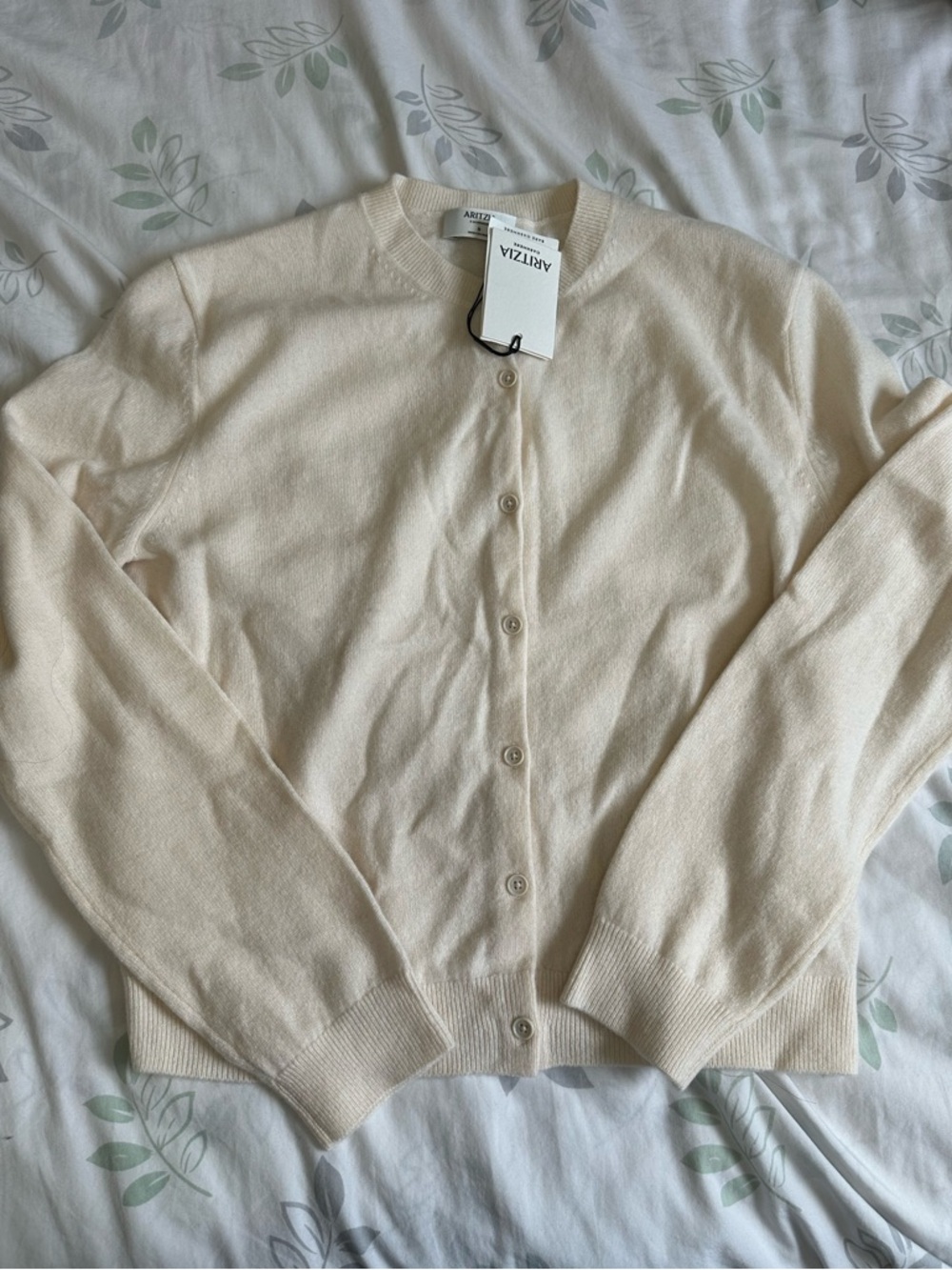 NWT - Aritzia Bare Cashmere Crew Cardigan - Small - Whisper White - Picture 8 of 9